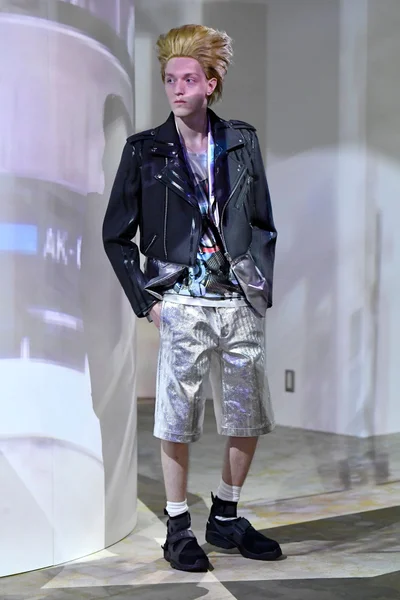Look 13